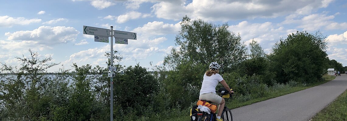 Radwegebeschilderung am Altmühlsee