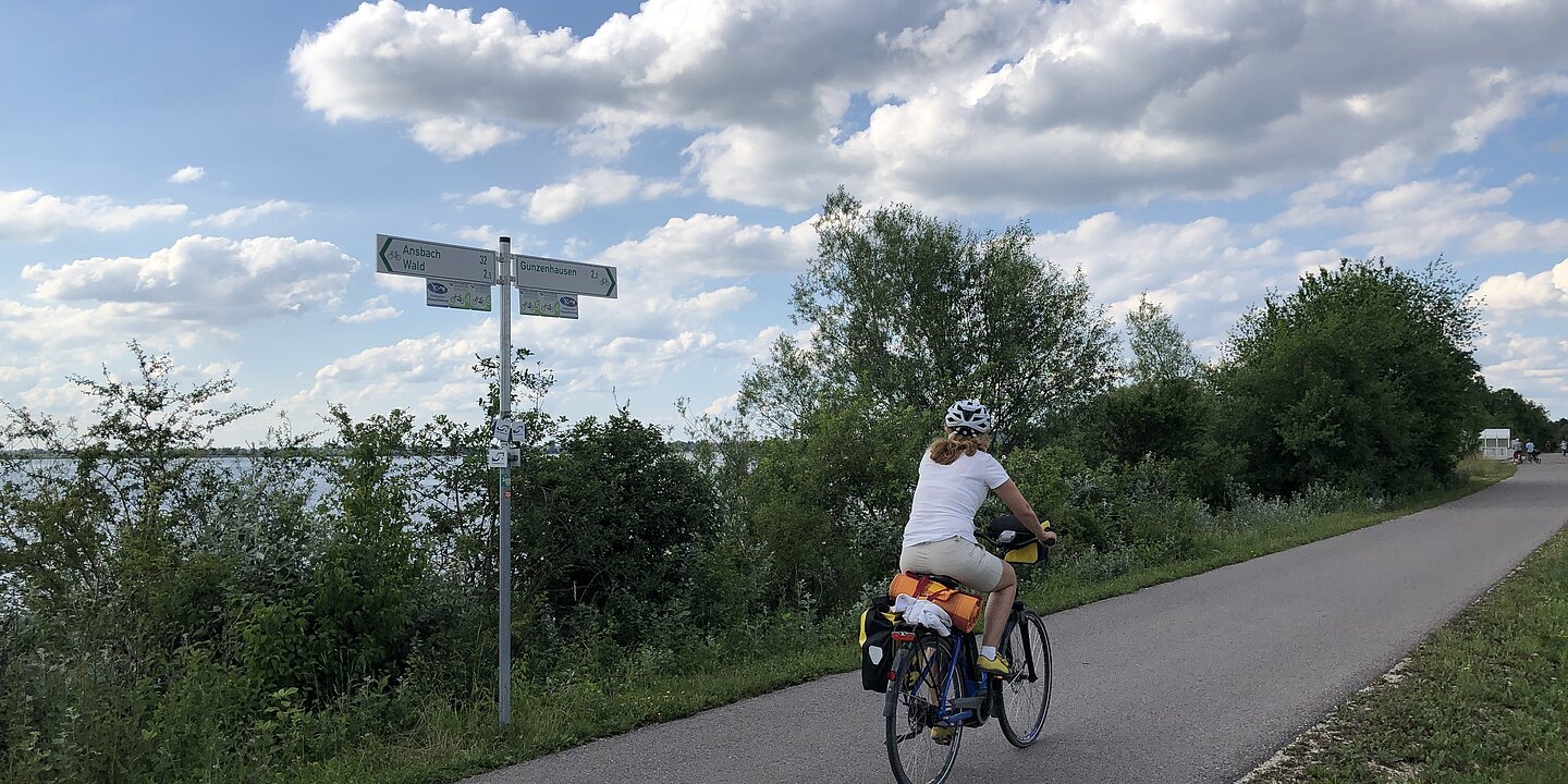 Radwegebeschilderung am Altmühlsee